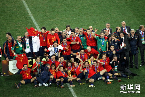 西班牙夺得世界杯冠军[组图]