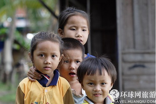 名副其实女人村 柬埔寨里没有男人的村庄
