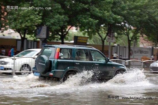 水淹车 多有后遗症 解困麻烦事不少
