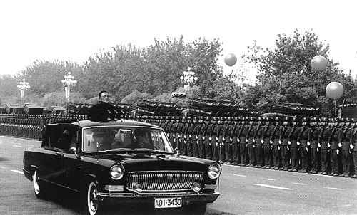 汽车历史老照片:中国领导人与汽车工业