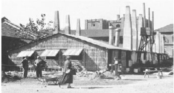 华德路138号，犹太难民用竹编为墙面建起的厨房