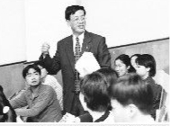 华东政法学院教授曹建明在讲课中，他曾在中南海主讲