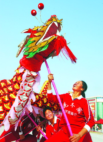 女子舞龙精彩花样图片