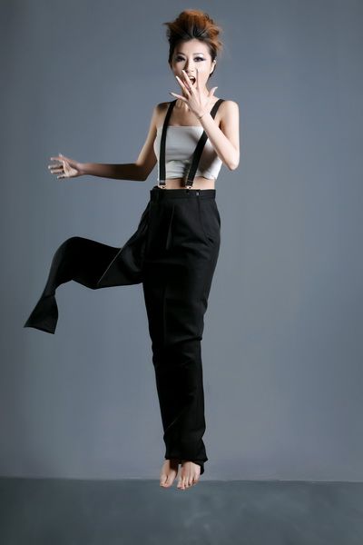 聚光灯下的平凡女孩——网络名人"张丹"